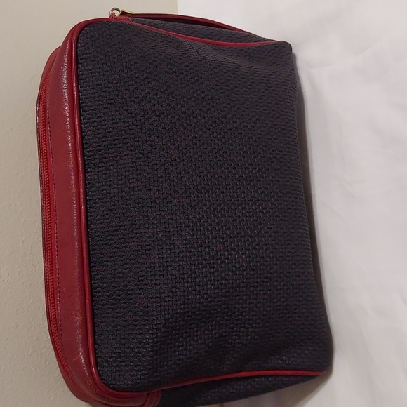 Authentic Yves Saint Laurent Clutch Bag in Textured PVC and Red Leather - Picture 2 of 9